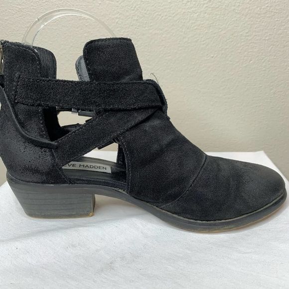Steve Madden Cinch Distressed Leather Ankle Booties Buckle Cutout - Picture 2 of 10